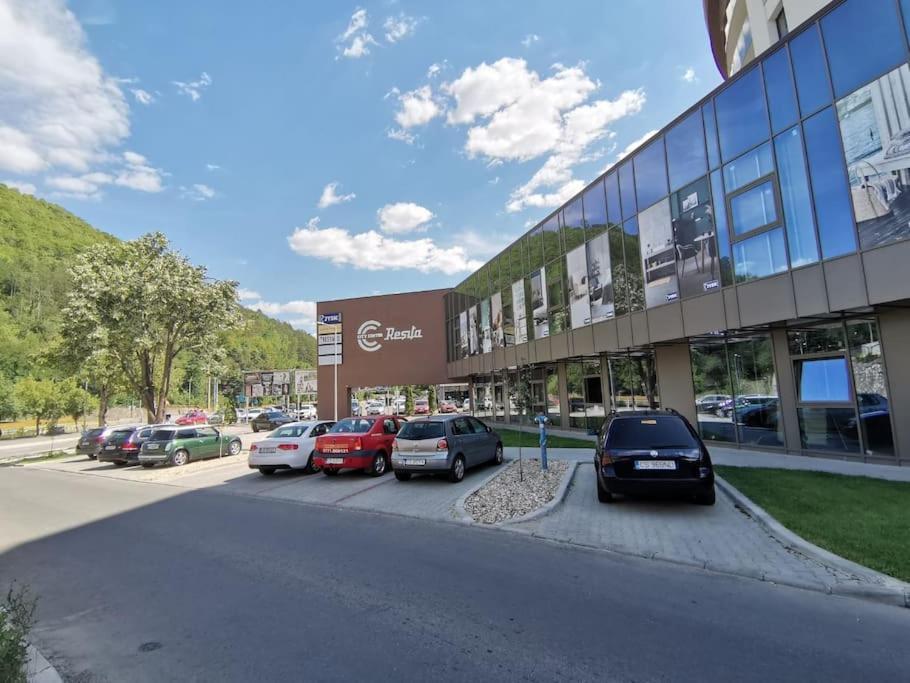 City Center Accommodation - 308 Решица Экстерьер фото