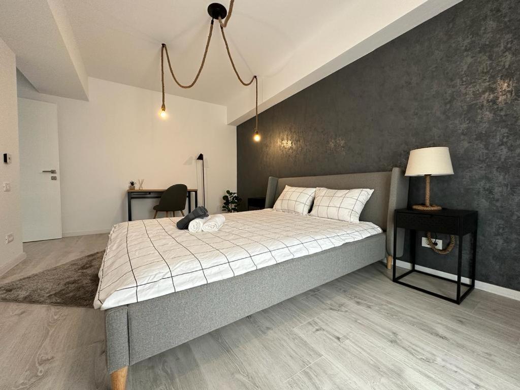 City Center Accommodation - 308 Решица Экстерьер фото