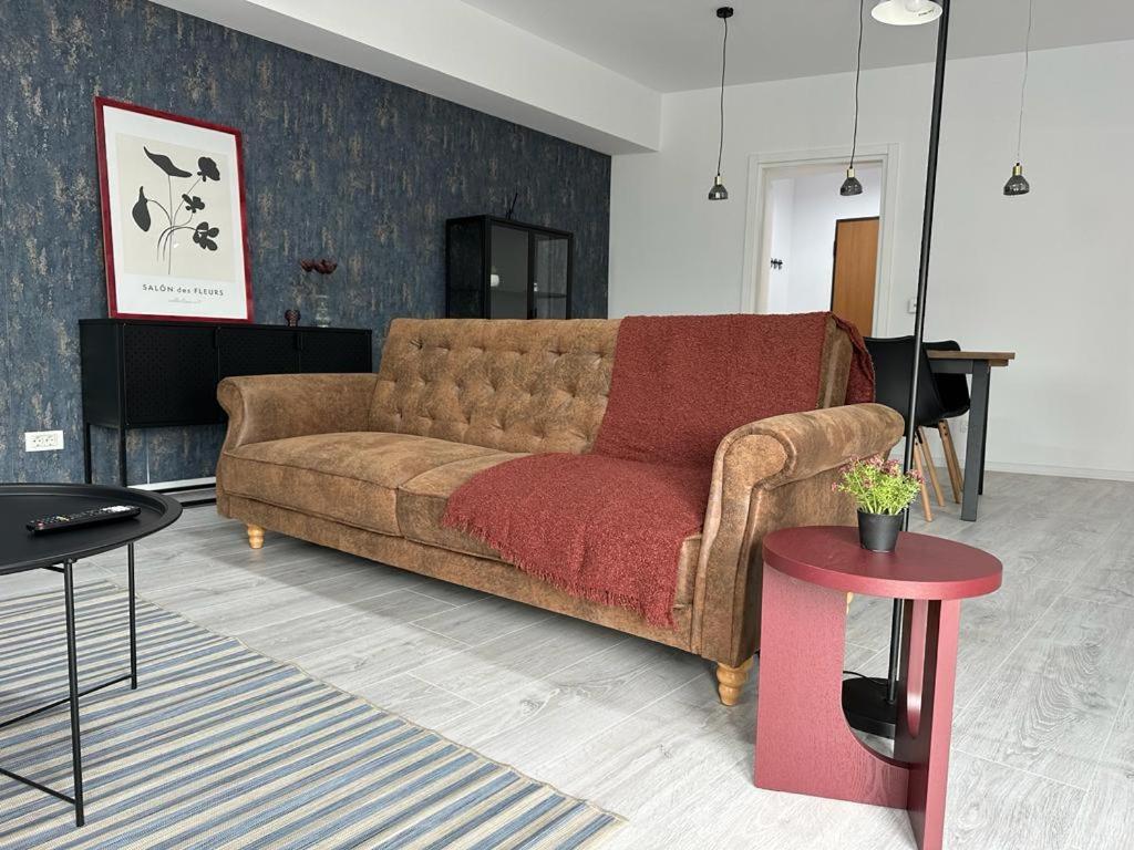 City Center Accommodation - 308 Решица Экстерьер фото