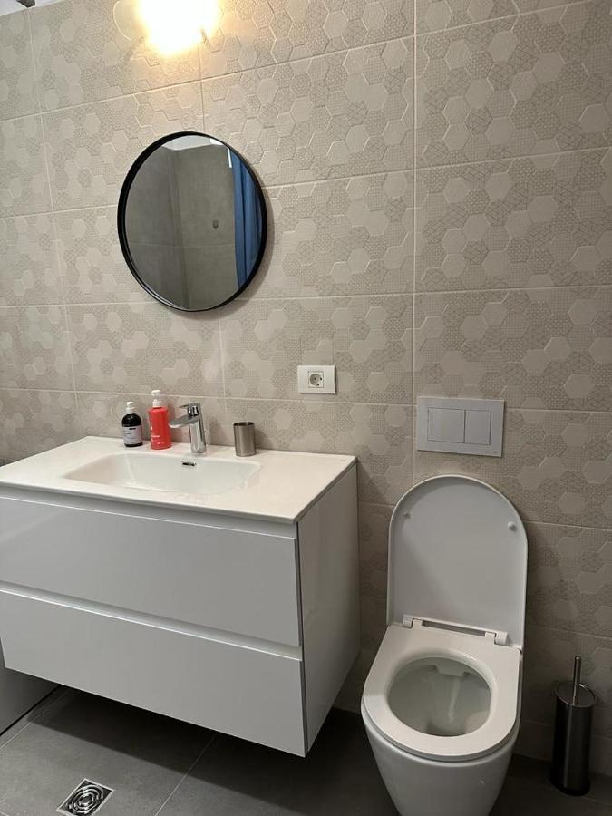 City Center Accommodation - 308 Решица Экстерьер фото