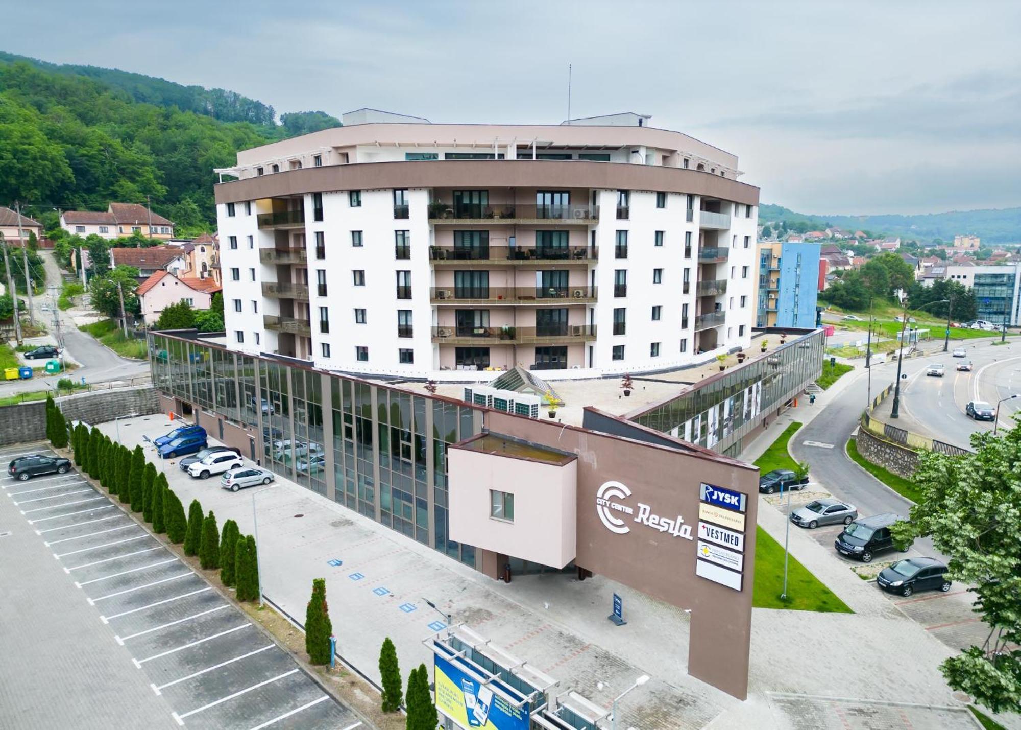 City Center Accommodation - 308 Решица Экстерьер фото